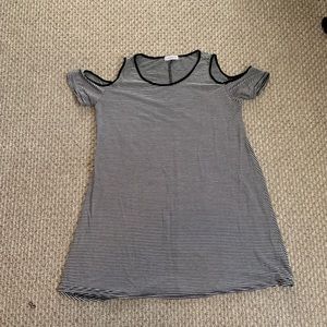 Black/white striped tunic